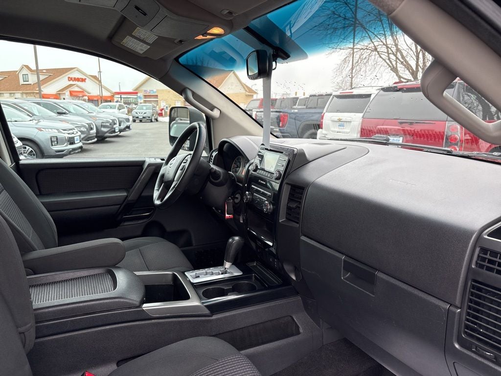 2014 Nissan Titan SV