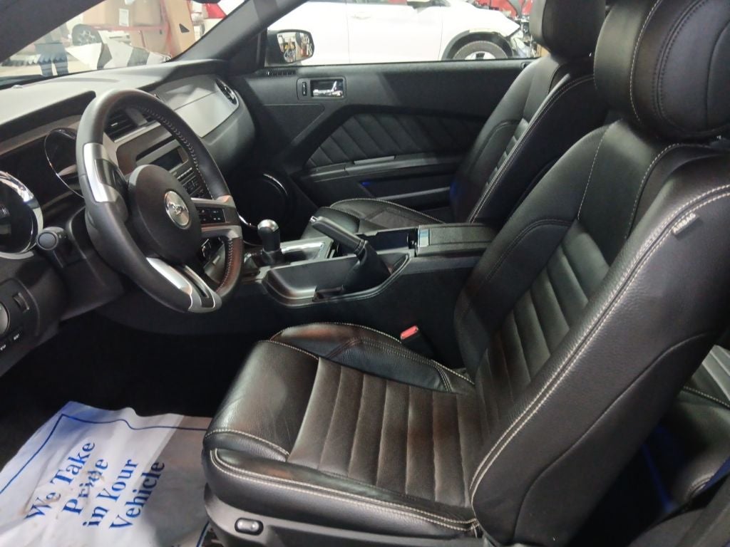 2012 Ford Mustang V6 Premium Manual