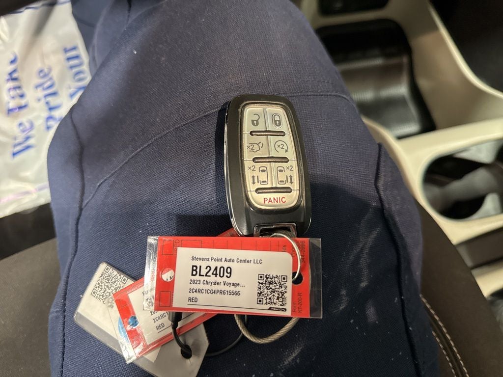 2023 Chrysler Voyager LX