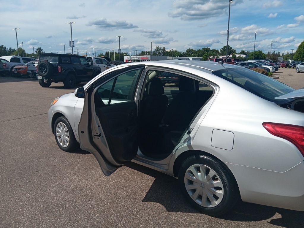 2012 Nissan Versa 1.6 SV
