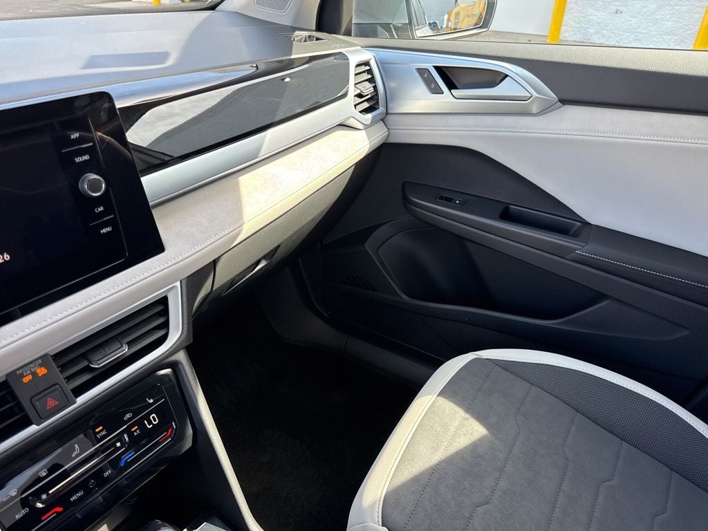 2025 Volkswagen Taos 1.5T SE