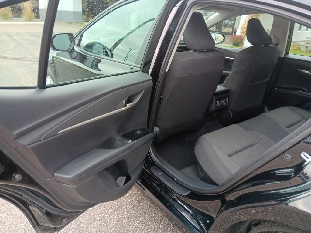 2025 Toyota Camry LE HYBRID