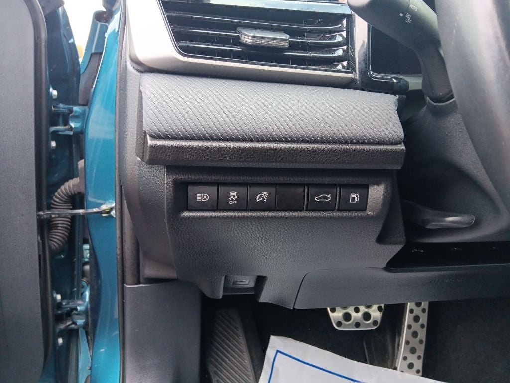 2025 Toyota Camry SE HYBRID