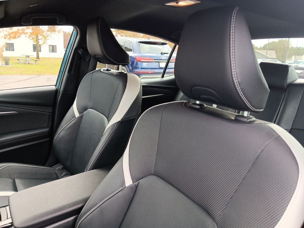 2025 Toyota Camry SE HYBRID