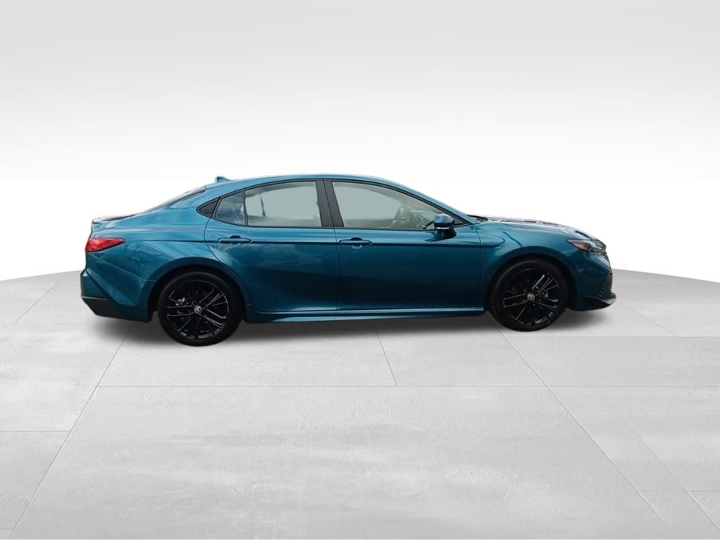 2025 Toyota Camry SE HYBRID