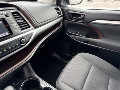 2017 Toyota Highlander LE