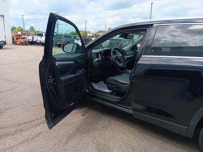 2019 Toyota Highlander SE