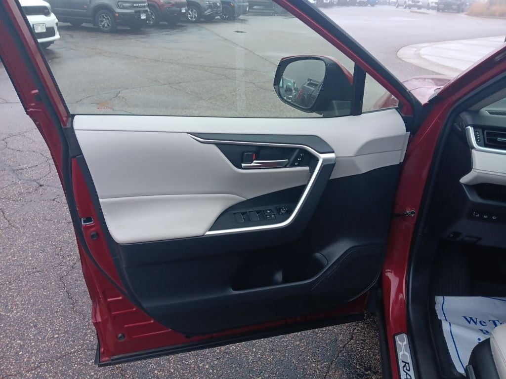 2022 Toyota RAV4 Hybrid XLE Premium