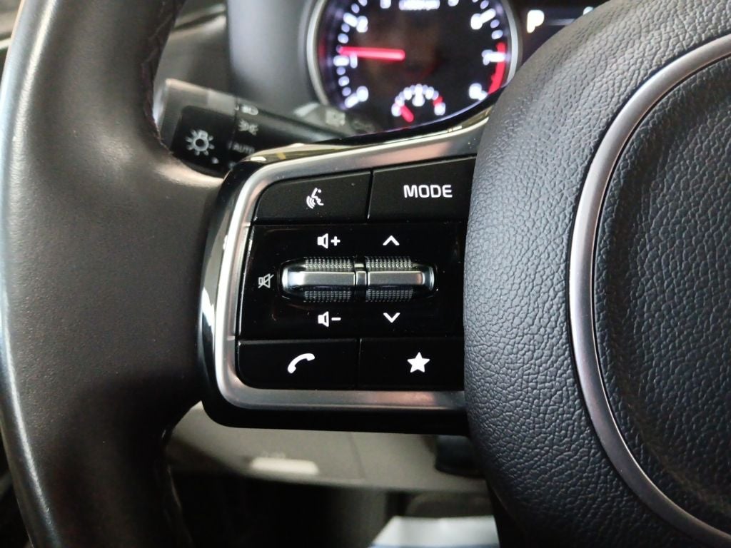 2024 Kia Carnival LX