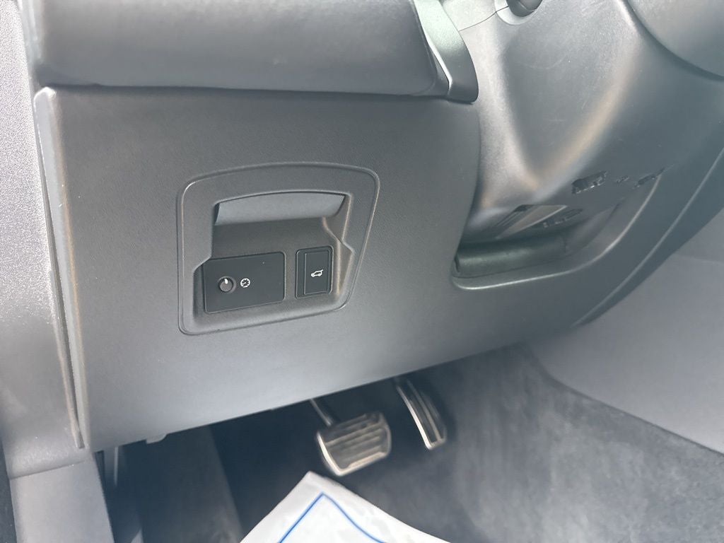 2025 Land Rover Range Rover Velar Dynamic SE