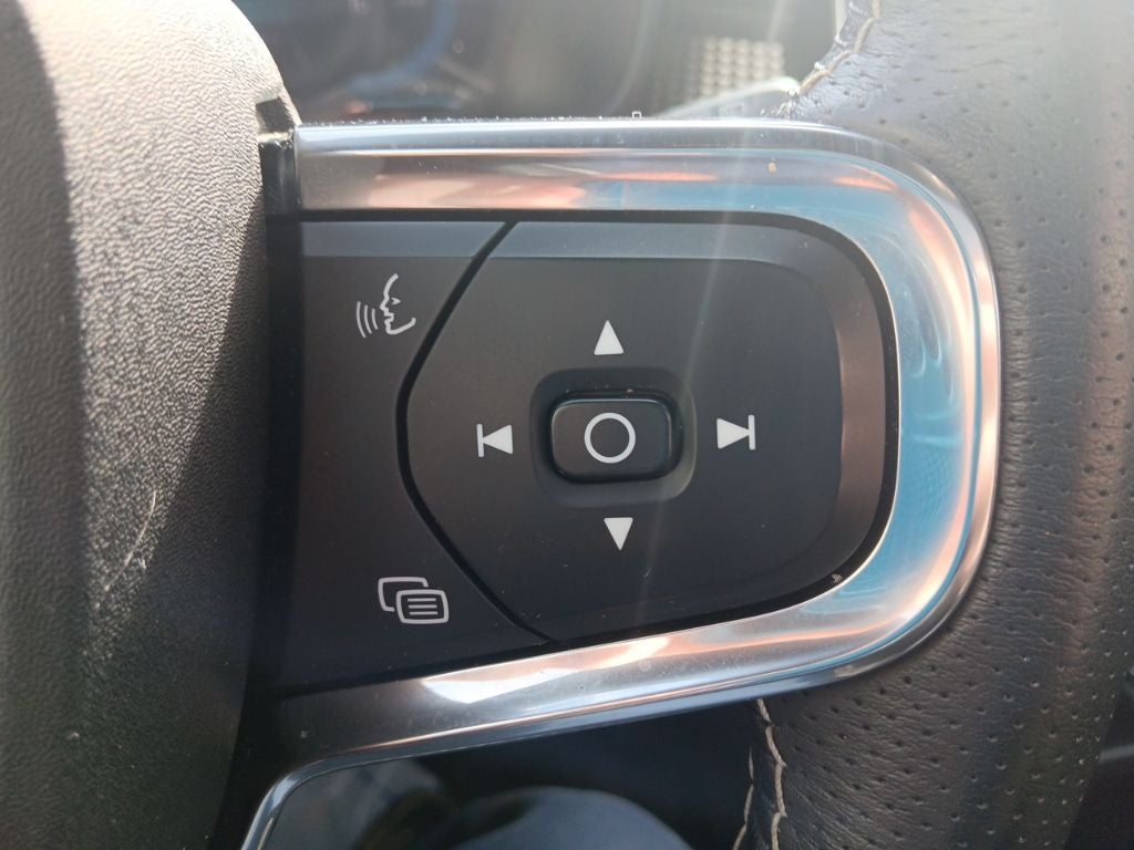 2021 Volvo XC40 Recharge Pure Electric P8