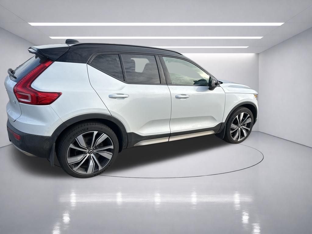 2021 Volvo XC40 Recharge Pure Electric P8
